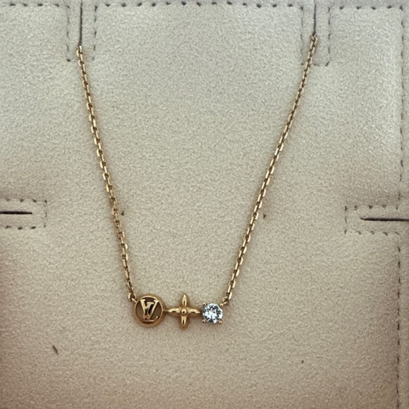 Louis Vuitton Gold Necklace The Petit Louis - Picture 1 of 5